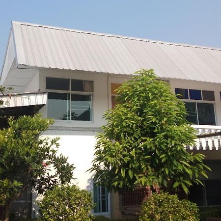 Zan Pla Nade Guesthouse Chiang Rai Zewnętrze zdjęcie